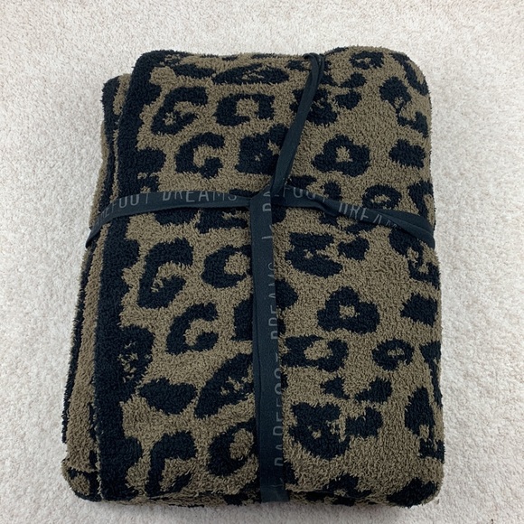 Barefoot Dreams In The Wild Throw - Picture 2 of 3